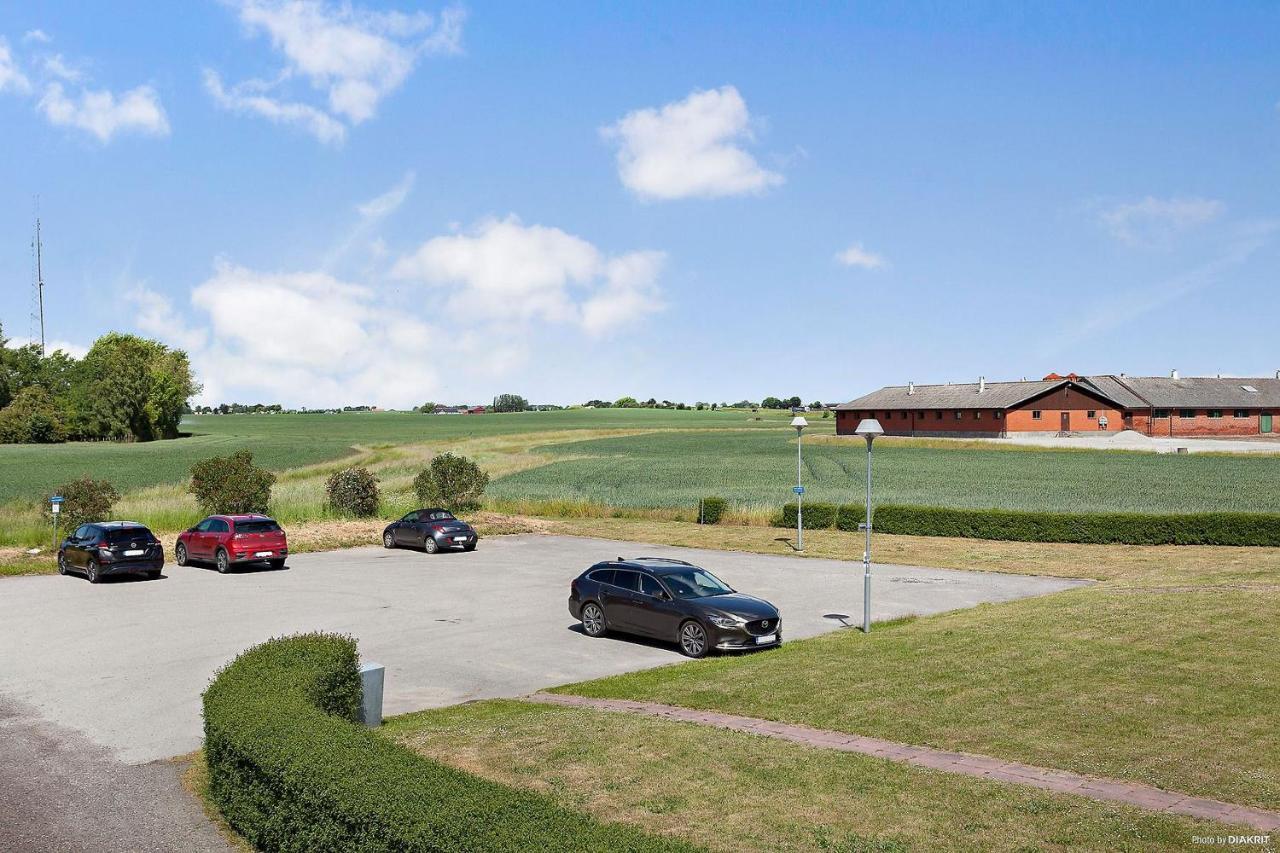 Bruksparkens Hostel Vellinge Buitenkant foto