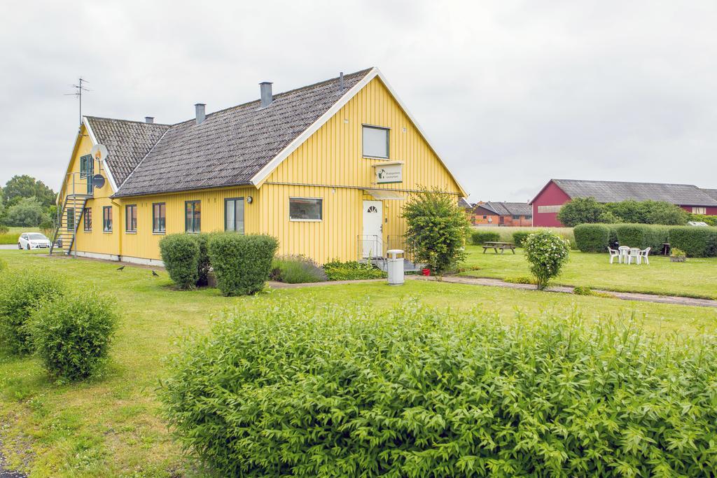 Bruksparkens Hostel Vellinge Buitenkant foto